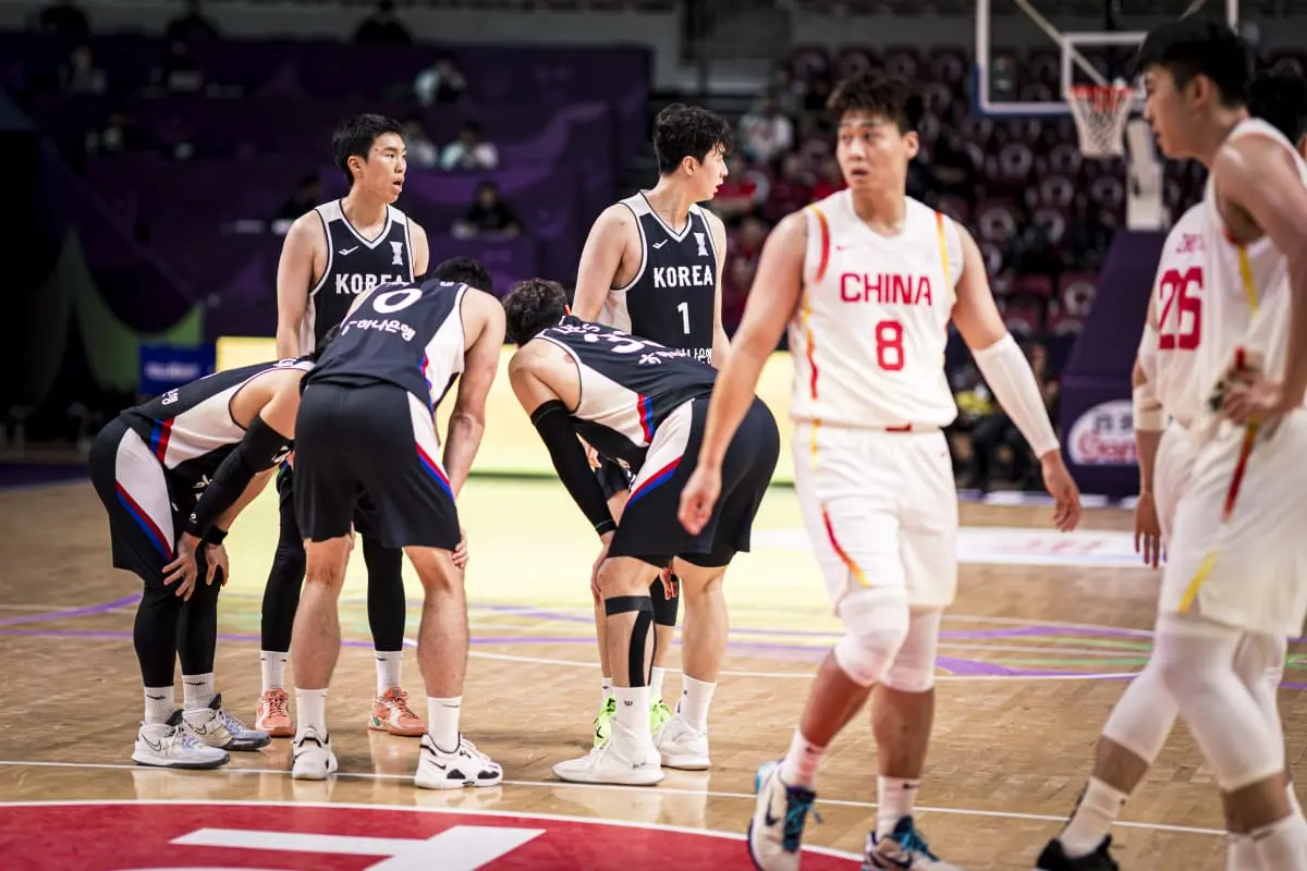 stron, 关键时刻屡, 犀利的反击