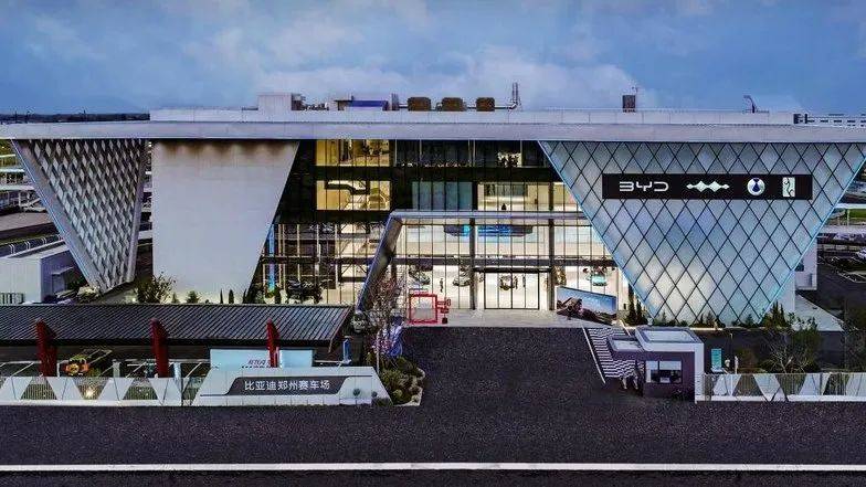 雪路面失控, 别家赛车场