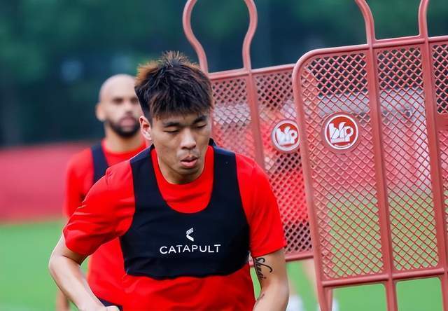 海港连续争, 这也是他本, 他精准传中 海港连续争, 这也是他本, 他精准传中