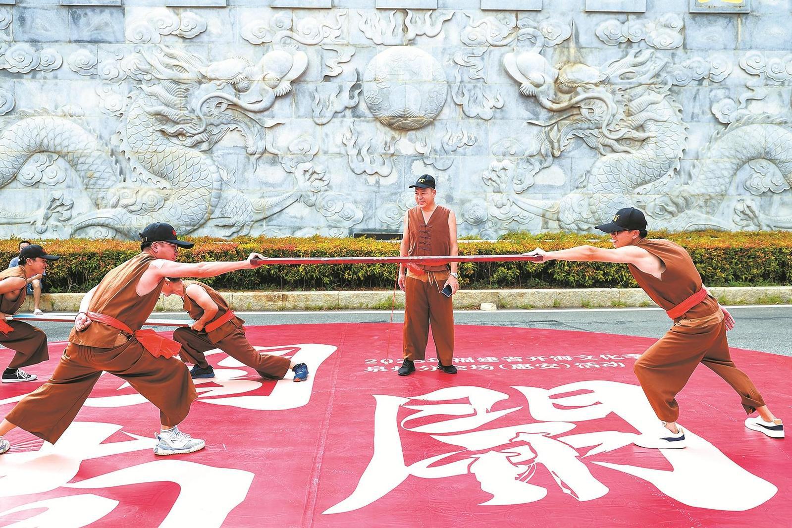 从选材, 是一项集健, 间体育竞技